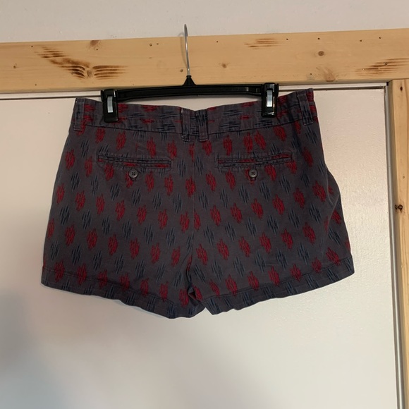 Patterned Shorts Gap - Picture 3 of 4